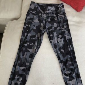 Athlete 7/8 Length Lightning tights